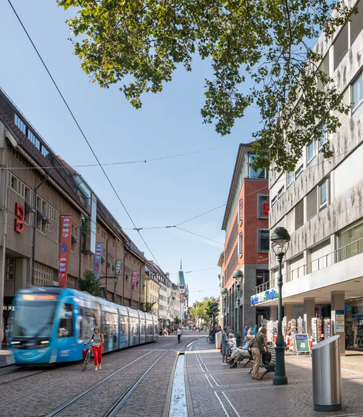 Rue pavée dans la vieille ville de Fribourg